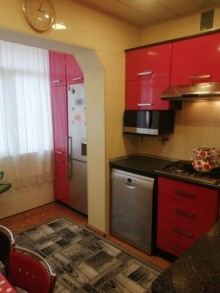 Satılır Köhnə Tikili, Suraxanı.r, Yeni Günəşli, Xalqlar Dostluğu m..m-9