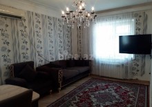 Satılır Köhnə Tikili, Binəqədi.r, 7-ci mikrorayon, Azadlıq.m-1
