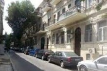 Sahil metrosunun yanında Arxitekturalı binada Obyekt, -1