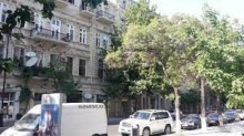 Sahil metrosunun yanında Arxitekturalı binada Obyekt, -3