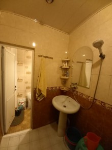 Satılır Köhnə Tikili, Binəqədi.r, Binəqədi, Memar Əcəmi.m-9
