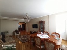 Satılır Yeni Tikili, Binəqədi.r, 8-ci mikrorayon, Azadlıq.m-1