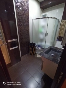 Satılır Yeni Tikili, Binəqədi.r, 8-ci mikrorayon, Azadlıq.m-6