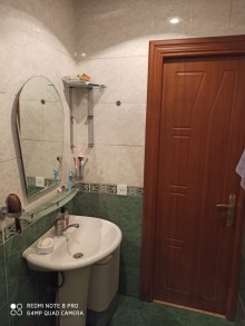 Satılır Köhnə Tikili, Binəqədi.r, 9-cu mikrorayon, Nəsimi.m-14