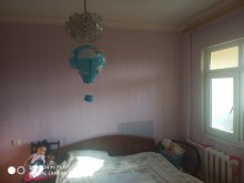 Satılır Köhnə Tikili, Binəqədi.r, 8-ci mikrorayon, Azadlıq.m-4