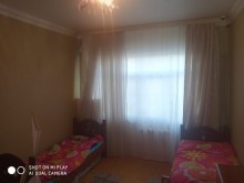 Satılır Köhnə Tikili, Binəqədi.r, 8-ci mikrorayon, Azadlıq.m-5