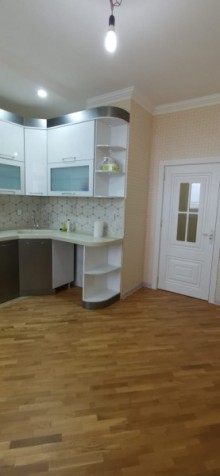 Satılır Yeni Tikili, Nəsimi.r, 4-cü mikrorayon, Memar Əcəmi.m-12