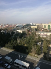 Satılır Köhnə Tikili, Binəqədi.r, 8-ci mikrorayon, Azadlıq.m-5