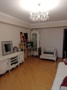 Satılır Köhnə Tikili, Nəsimi.r, 28 May.m-6