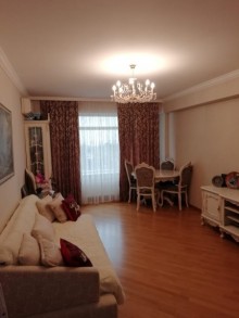 Satılır Köhnə Tikili, Nəsimi.r, 28 May.m-7