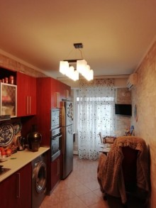 Satılır Köhnə Tikili, Nəsimi.r, 28 May.m-12