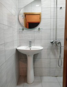 Kirayə (Aylıq) Köhnə Tikili, Binəqədi.r, 8-ci mikrorayon, Azadlıq.m-7