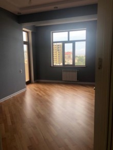 Satılır Yeni Tikili, Binəqədi.r, 7-ci mikrorayon, Azadlıq.m-3