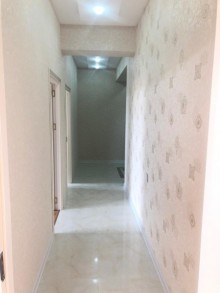 Satılır Yeni Tikili, Binəqədi.r, 7-ci mikrorayon, Azadlıq.m-8