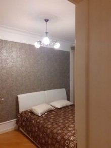 Satılır Köhnə Tikili, Nəsimi.r-10