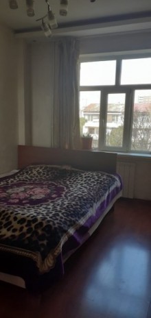 Satılır Köhnə Tikili, Xətai.r, Əhmədli, Əhmədli.m-1