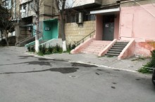 Satılır Köhnə Tikili, Nizami.r, Xalqlar Dostluğu m..m-2