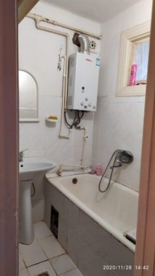 Satılır Köhnə Tikili, Sabunçu.r, Bakıxanov-14