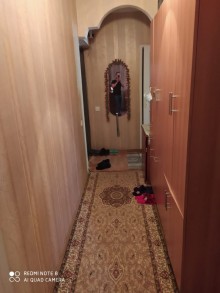 Satılır Köhnə Tikili, Binəqədi.r, 7-ci mikrorayon, Dərnəgül.m-3