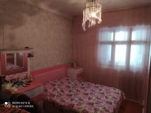 Satılır Köhnə Tikili, Binəqədi.r, 7-ci mikrorayon, Dərnəgül.m-4