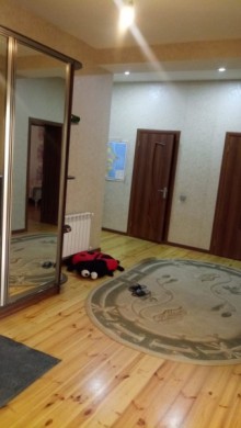 Satılır Yeni Tikili, Binəqədi.r, 7-ci mikrorayon, Azadlıq.m-5
