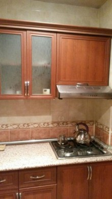 Kirayə (Aylıq) Köhnə Tikili, Binəqədi.r, 8-ci mikrorayon, Azadlıq.m-12