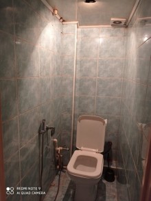 Satılır Köhnə Tikili, Binəqədi.r, 8-ci mikrorayon, Azadlıq.m-12