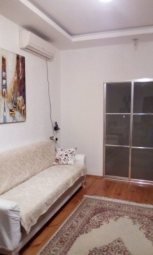 Satılır Yeni Tikili, Nizami.r, Xalqlar Dostluğu m..m-1