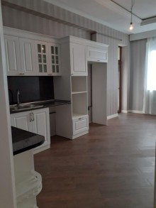 Satılır Yeni Tikili, Yasamal.r-14