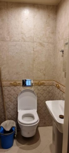 Satılır Yeni Tikili, Yasamal.r-15
