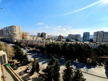 Satılır Köhnə Tikili, Binəqədi.r, 9-cu mikrorayon, Nəsimi.m-13