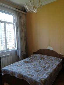 Satılır Köhnə Tikili, Nəsimi.r, 28 May.m-8