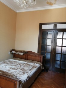 Satılır Köhnə Tikili, Nəsimi.r, 28 May.m-10