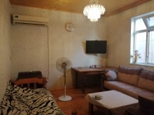Satılır Həyət evi, Xırdalan.ş-19