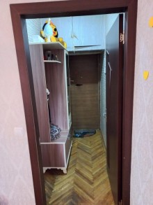 Satılır Köhnə Tikili, Nəsimi.r, 4-cü mikrorayon, Memar Əcəmi.m-6