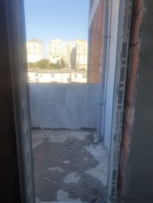 Satılır Yeni Tikili, Binəqədi.r, 7-ci mikrorayon, Azadlıq.m-8