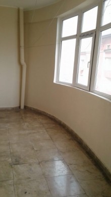 Satılır Yeni Tikili, Binəqədi.r, 8-ci mikrorayon, Azadlıq.m-11