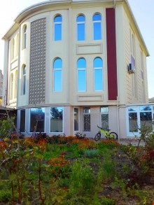 Satılır Həyət evi, Səbail.r-1