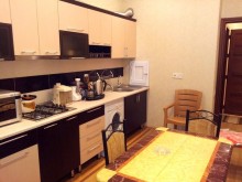 Kirayə (Aylıq) Yeni Tikili, Yasamal.r, Elmlər Akademiyası.m-7