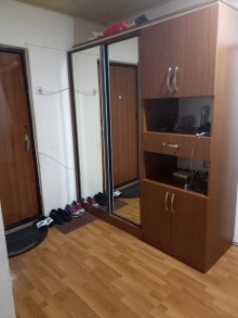 Satılır Köhnə Tikili, Binəqədi.r, 8-ci mikrorayon, Azadlıq.m-6