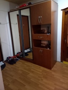 Satılır Köhnə Tikili, Binəqədi.r, 8-ci mikrorayon, Azadlıq.m-13