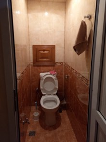 Satılır Köhnə Tikili, Binəqədi.r, 8-ci mikrorayon, Azadlıq.m-15