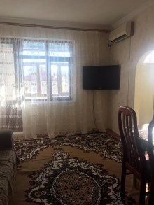 Satılır Köhnə Tikili, Binəqədi.r, 6-cı mikrorayon, Nəsimi.m-2