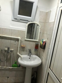 Satılır Köhnə Tikili, Yasamal.r, Yasamal, İnşaatçılar.m-17