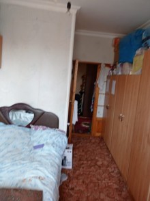 Satılır Köhnə Tikili, Binəqədi.r, 8-ci mikrorayon, Azadlıq.m-3