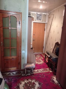 Satılır Köhnə Tikili, Binəqədi.r, 8-ci mikrorayon, Azadlıq.m-8