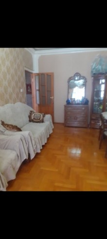 Satılır Köhnə Tikili, Binəqədi.r, 9-cu mikrorayon, Nəsimi.m-8
