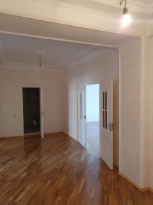 Satılır Yeni Tikili, Binəqədi.r, 8-ci mikrorayon, Gənclik.m-17