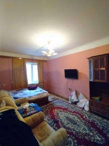 Satılır Köhnə Tikili, Xətai.r-2
