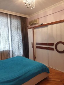 Satılır Yeni Tikili, Yasamal.r, Elmlər Akademiyası.m-8